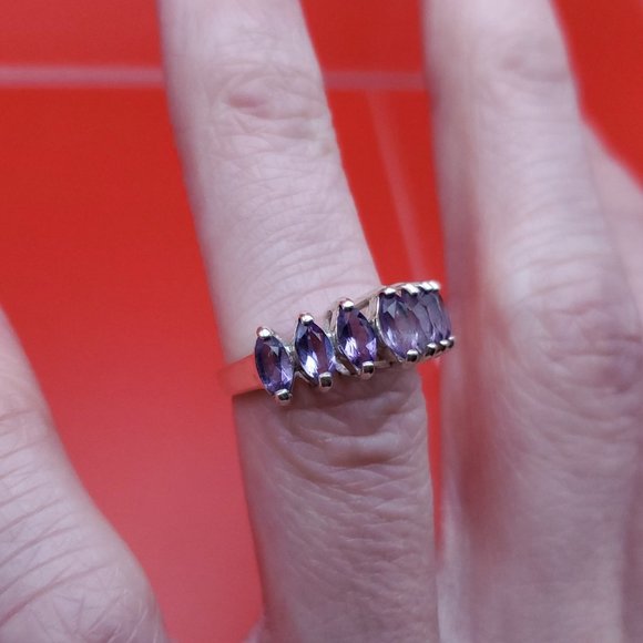 Size 6 925 Sterling Silver Seven Marquise Amethyst Gems Ring - Picture 4 of 9